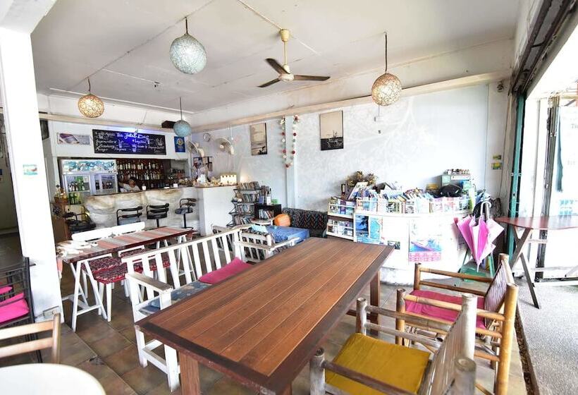 بنسيون Blue Juice