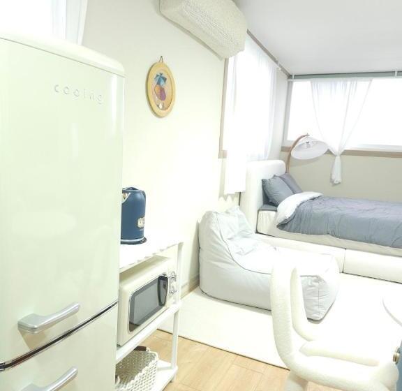 بنسيون Canada Sunset Village