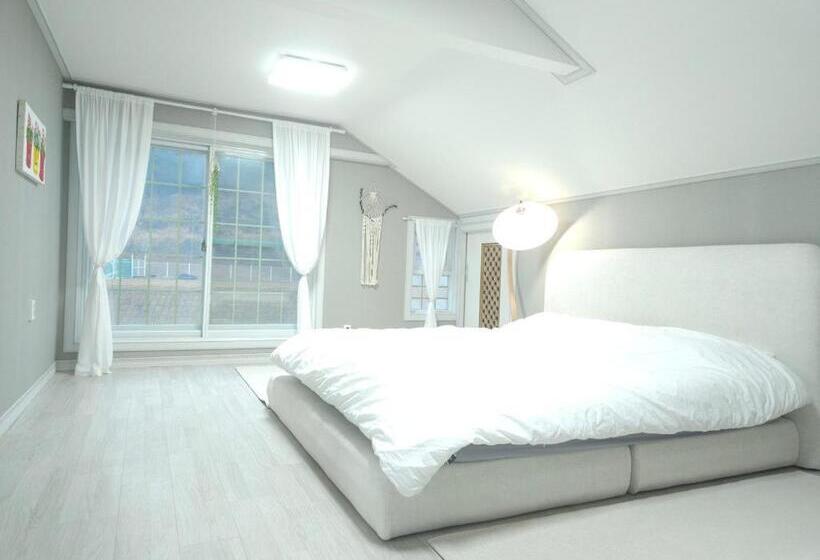 بنسيون Canada Sunset Village