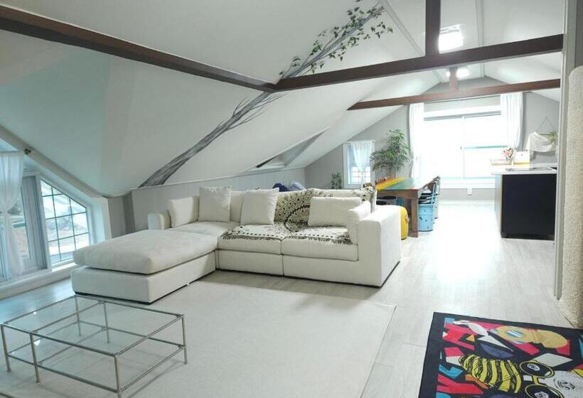 بنسيون Canada Sunset Village