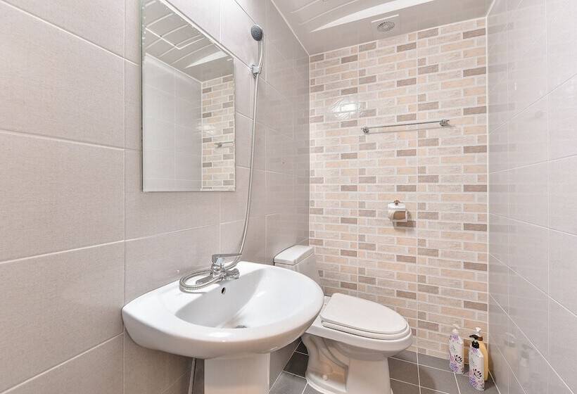 بنسيون Canada Sunset Village