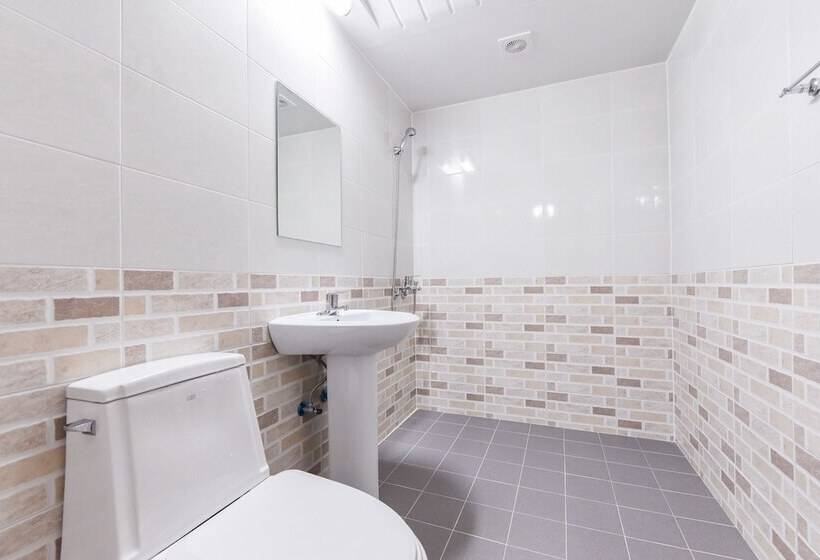 بنسيون Canada Sunset Village