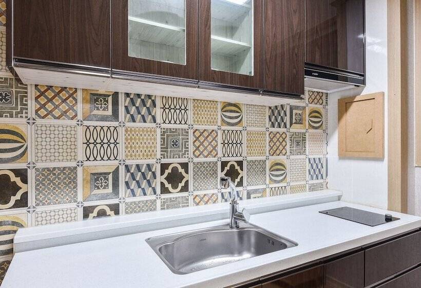 بنسيون Canada Sunset Village