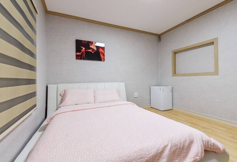 بنسيون Canada Sunset Village