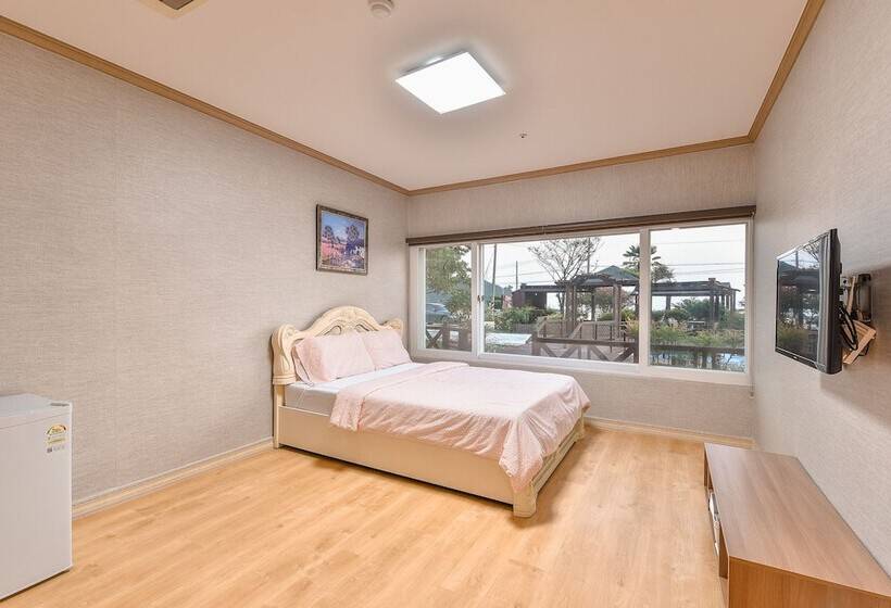 بنسيون Canada Sunset Village