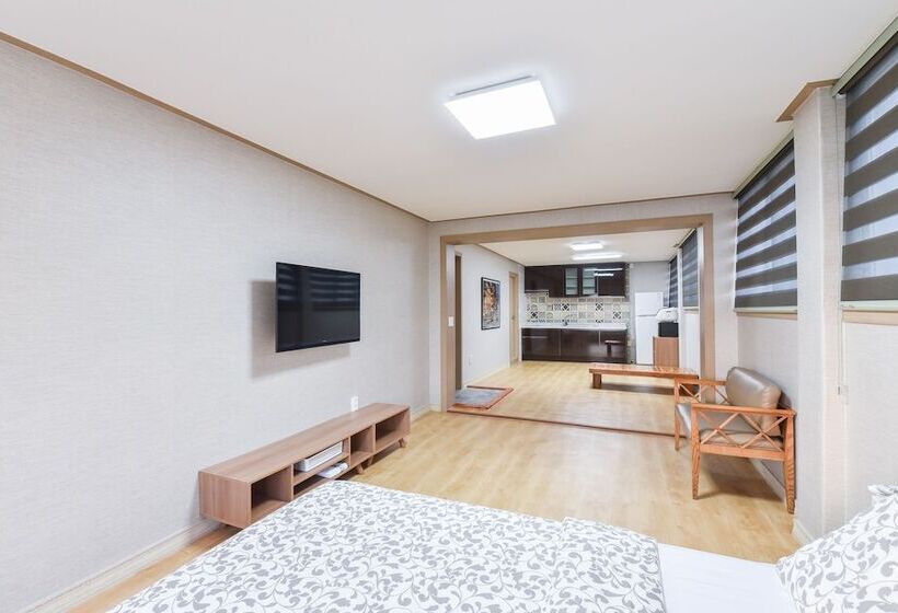 بنسيون Canada Sunset Village