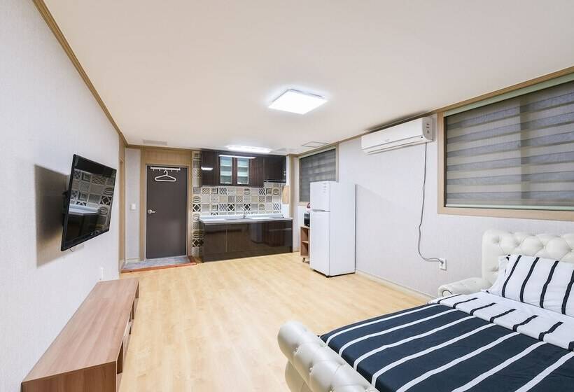 بنسيون Canada Sunset Village