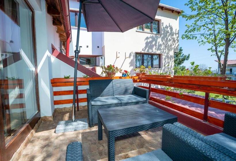 פנסיון Casa Nikita