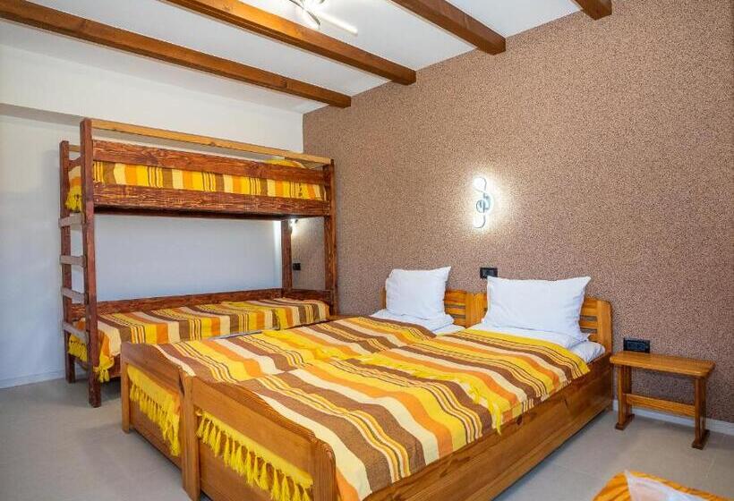 פנסיון Casa Nikita