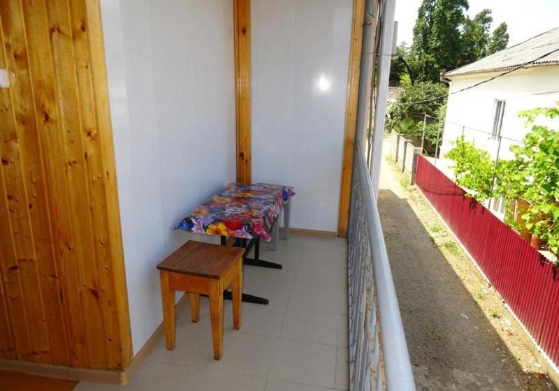 پانسیون Guesthouse On Zheleznodorozhnaya