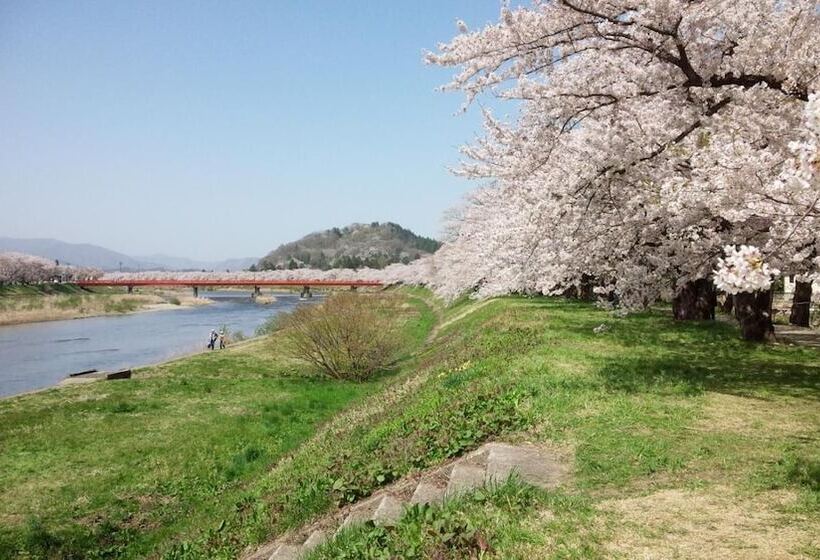 פנסיון Kakunodate Guesthouse Fuga