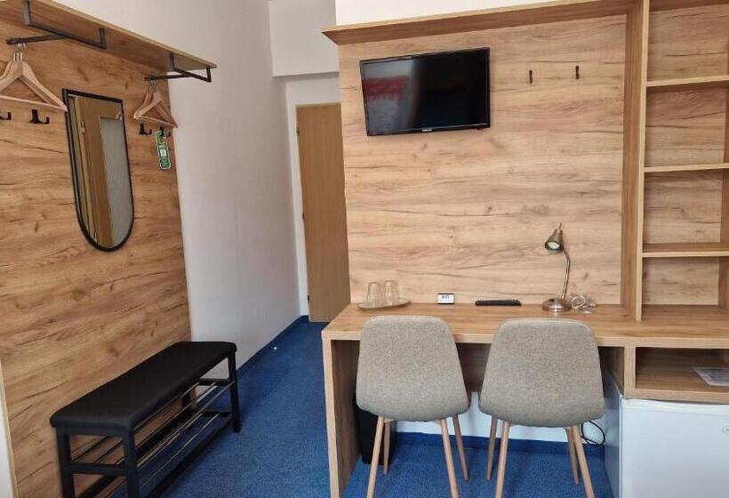 بنسيون Penzion Piano & Apartment Sokolov