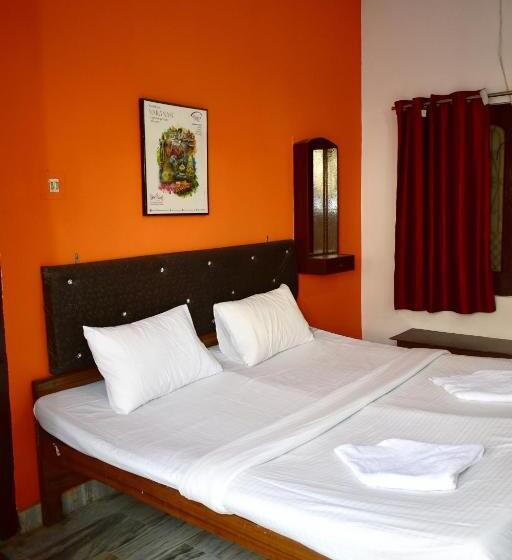 بنسيون Sandhya Guest House Varanasi Near Ganga River