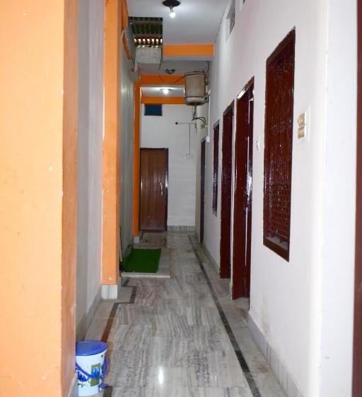 بنسيون Sandhya Guest House Varanasi Near Ganga River