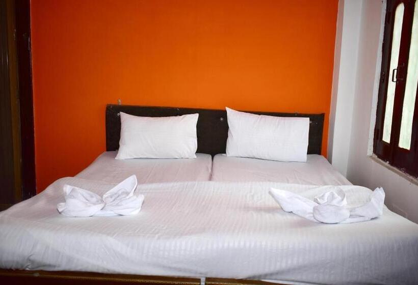 بنسيون Sandhya Guest House Varanasi Near Ganga River