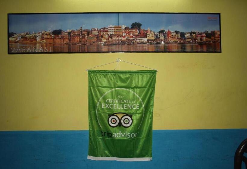 بنسيون Sandhya Guest House Varanasi Near Ganga River