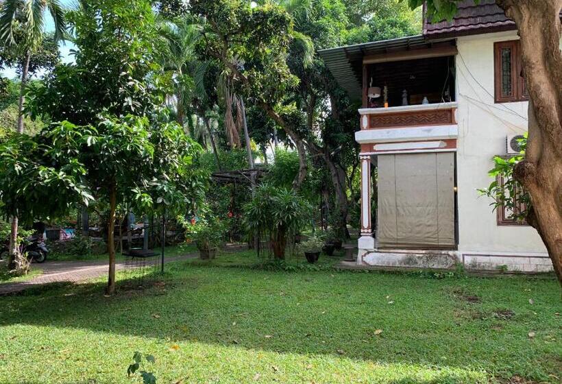 פנסיון Studio Lumbung