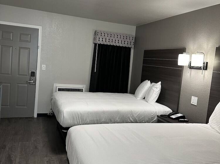 Sleepy Traveler Motel