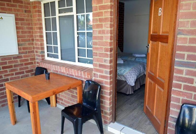 הוסטל Village Lodge Harrismith