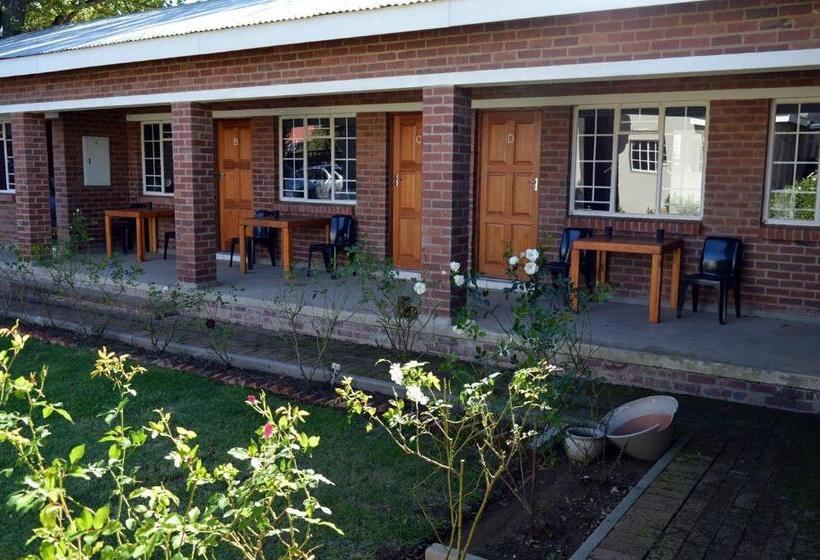 הוסטל Village Lodge Harrismith