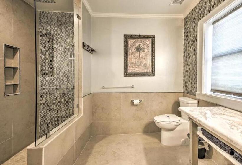 تختخواب و صبحانه Houston Towers, Downtown Med Ctr, Nrg, Adults Only