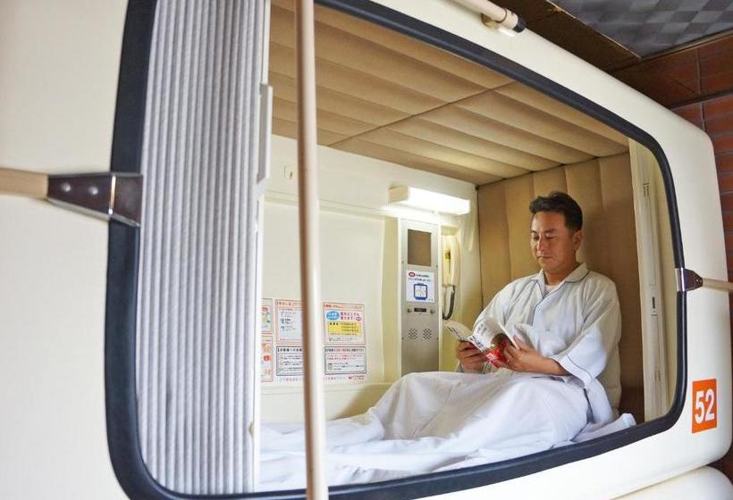 Capsule Hotel New Grand
