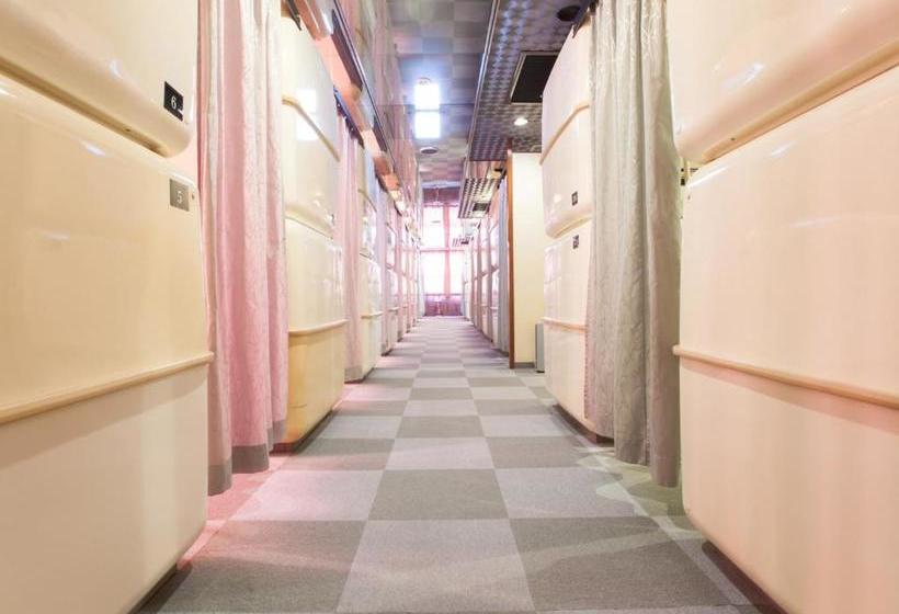 Capsule Hotel New Grand