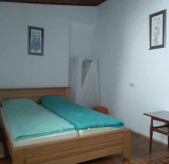 Hostel Trajan