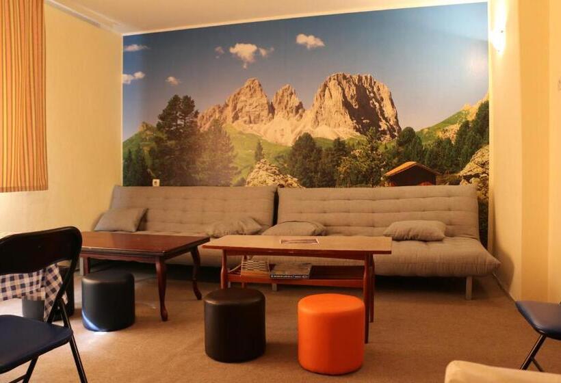 Hostel Trajan