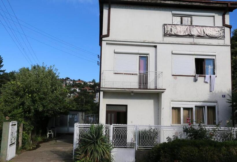 Hostel Trajan