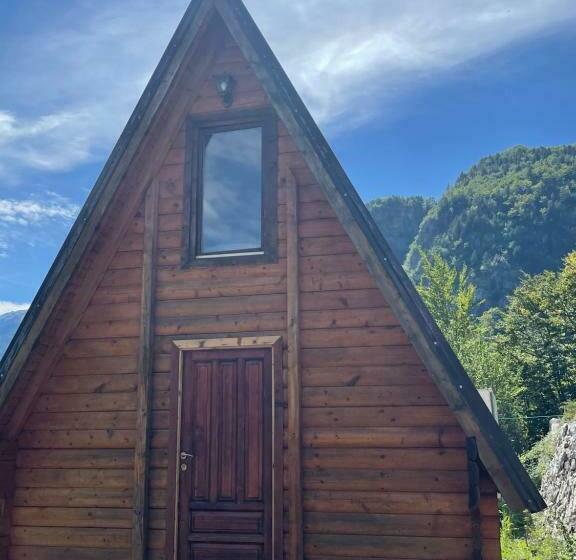 Thethi Paradise Hotel & Restaurant