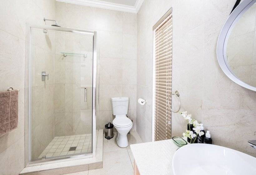 פנסיון Adato Guesthouse