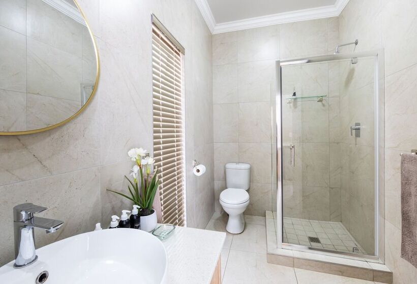 פנסיון Adato Guesthouse