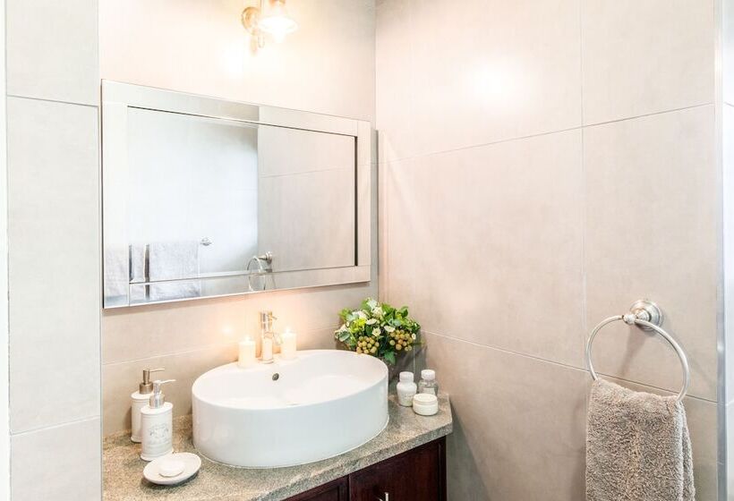 פנסיון Adato Guesthouse