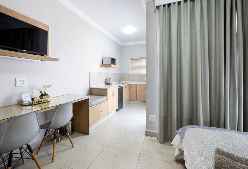 פנסיון Adato Guesthouse