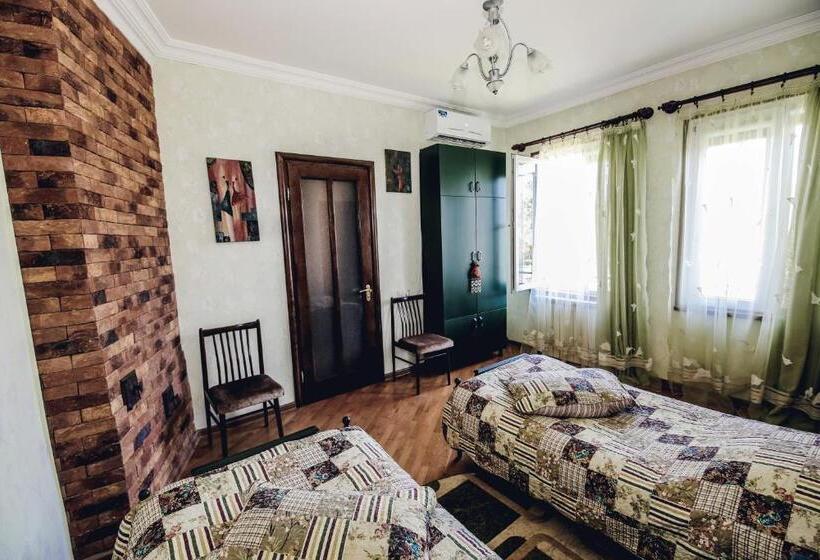 پانسیون Casa De Khasia