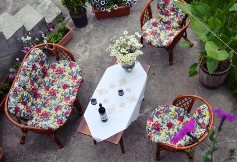 پانسیون Casa De Khasia