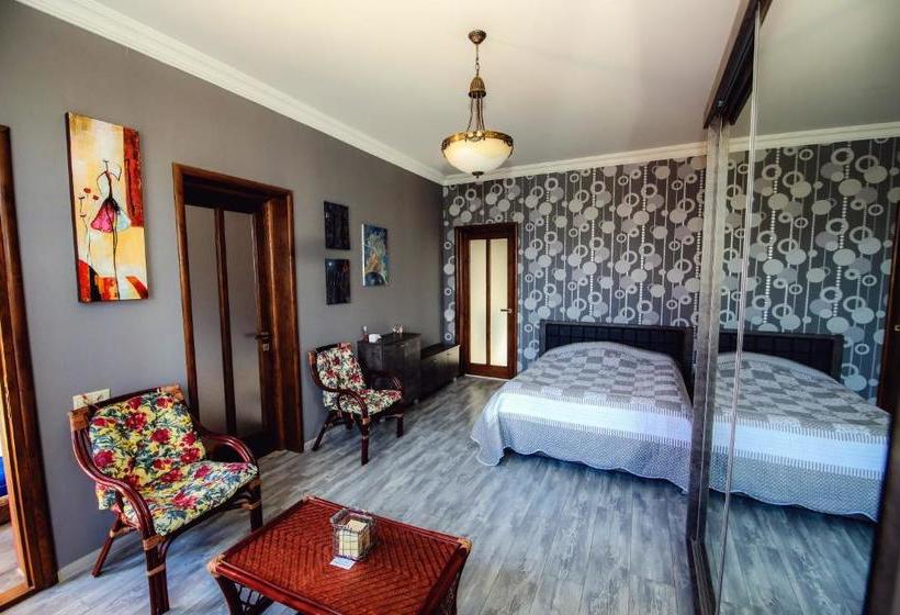 پانسیون Casa De Khasia