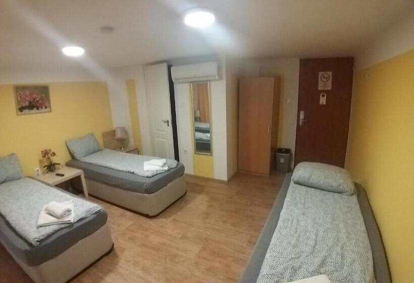 پانسیون Deniz Guesthouse