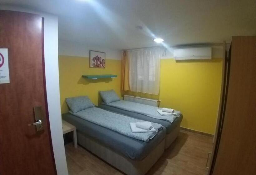 پانسیون Deniz Guesthouse