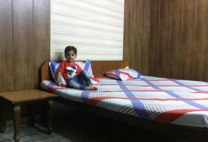 پانسیون Gokul Guest House