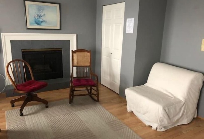 膳宿费 Honeysuckle House