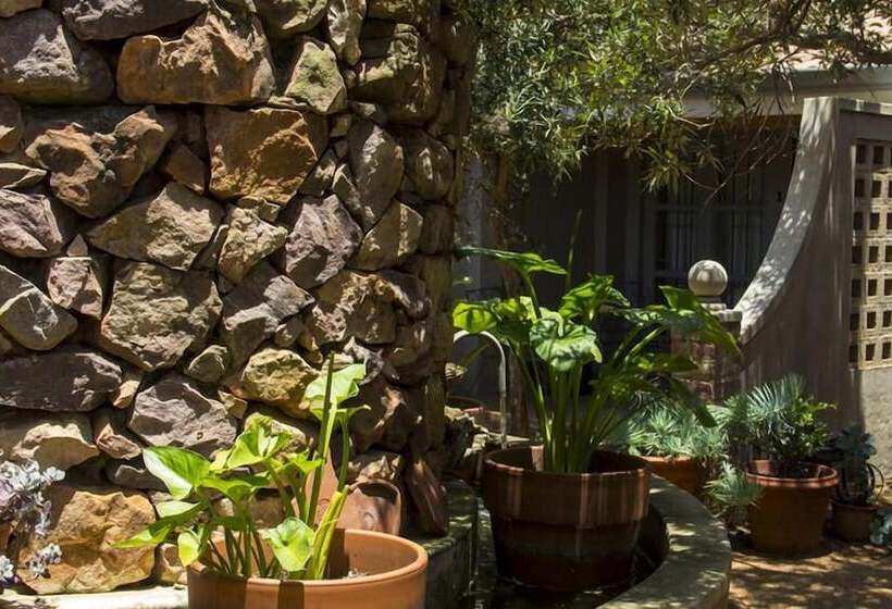 Пансион Maison H Guest House