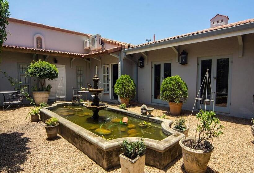 Пансион Maison H Guest House