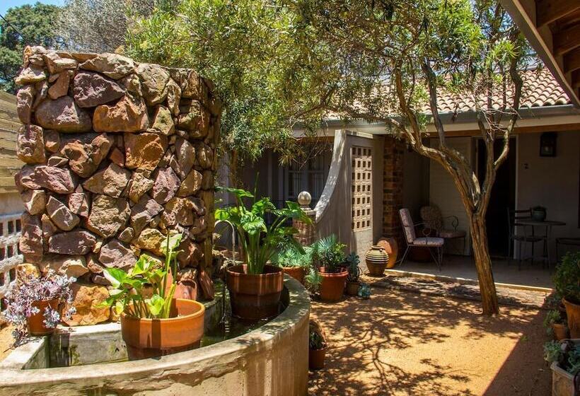 Пансион Maison H Guest House