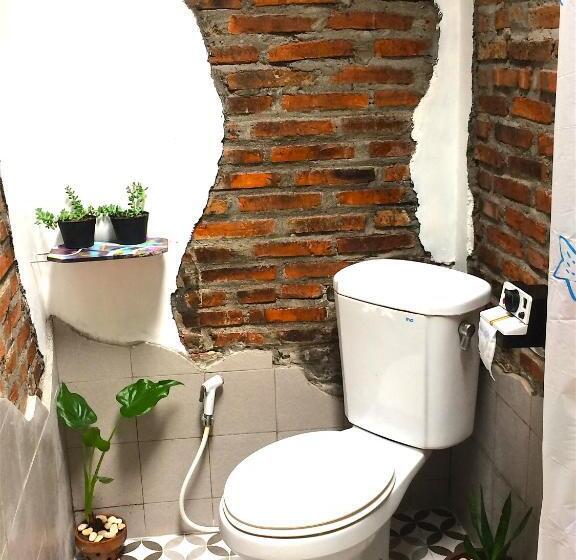 פנסיון Nomore Gallery And Guesthouse