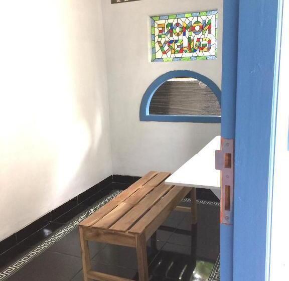 פנסיון Nomore Gallery And Guesthouse