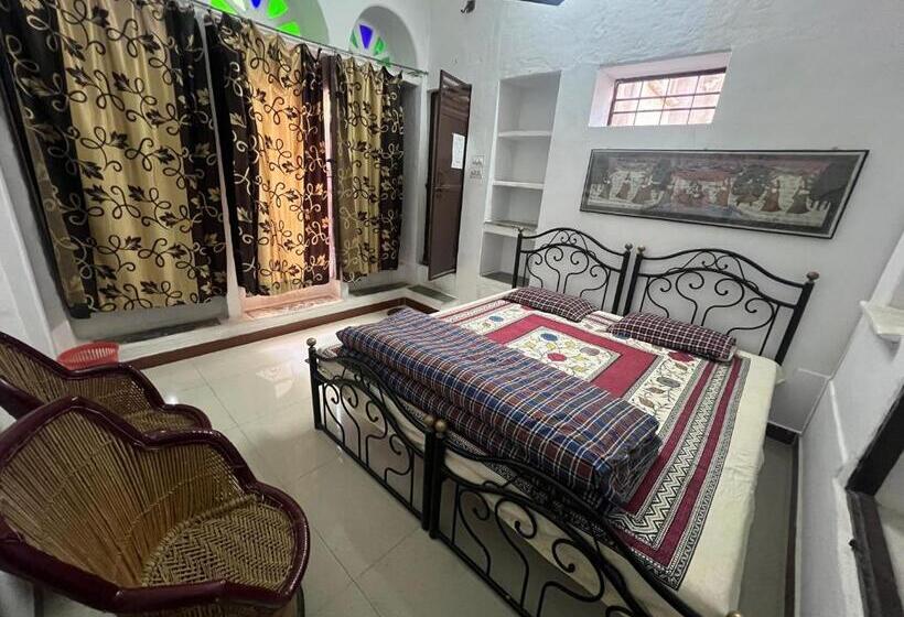 پانسیون Nukkad Guest House