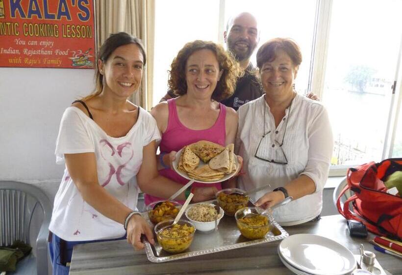 پانسیون Nukkad Guest House