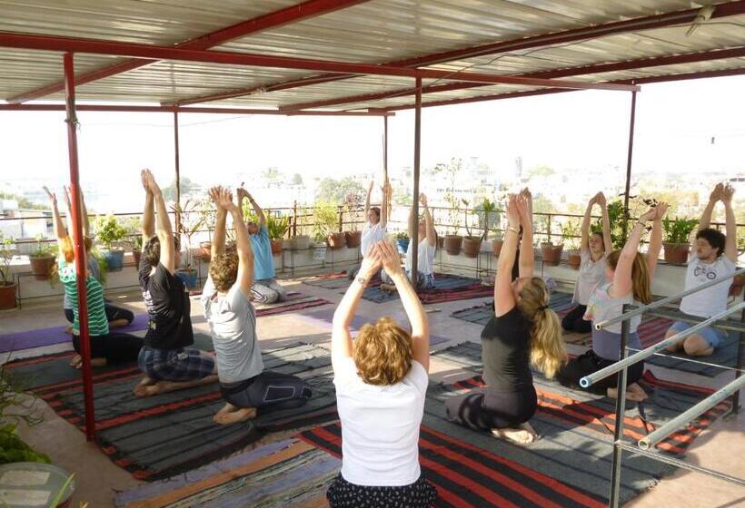 پانسیون Nukkad Guest House